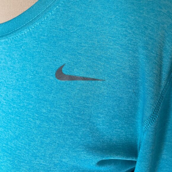 Nike Women's Dri-Fit Long Sleeve Athletic T Shirt Aqua/Turquoise, Size M EUC - Picture 4 of 6